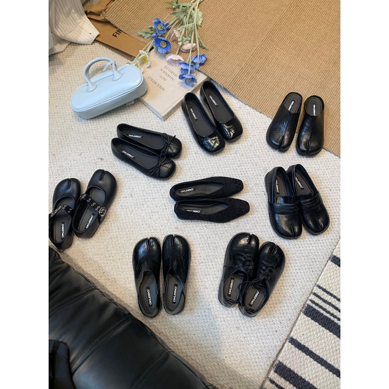 Ballet shoes for women to pair with skirts, 2026 new Korean version chic classic black unique split-toe pig hoof shoes for women