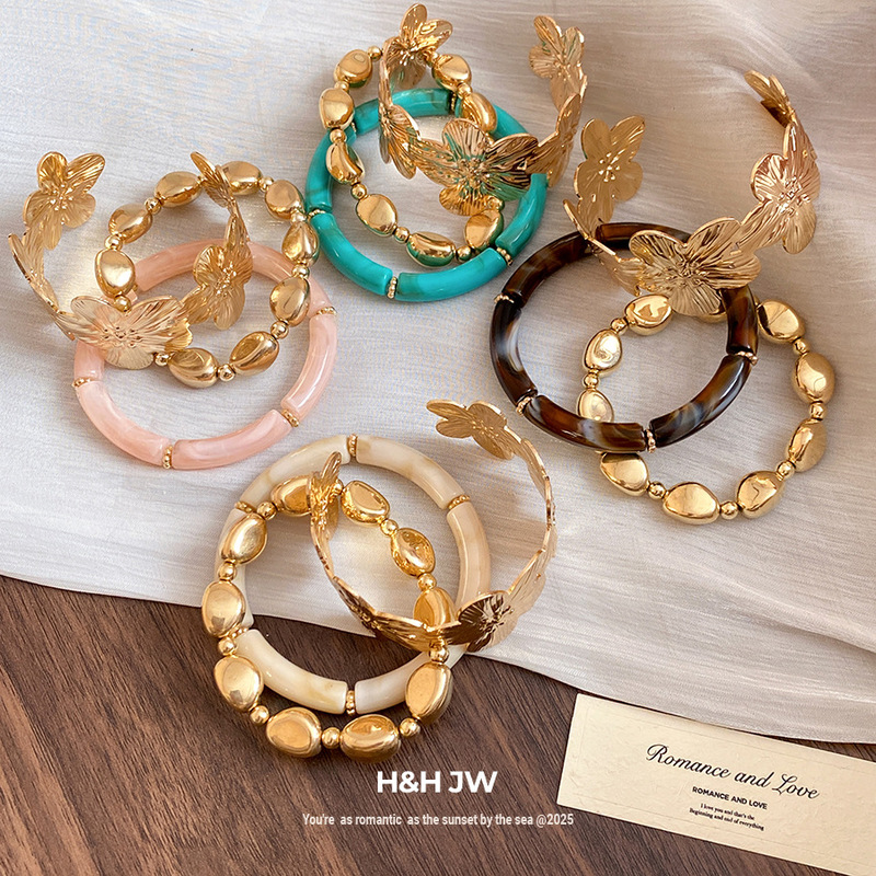 Metal Flower Bracelet Set of Three Pieces, European and American Light Luxury High-End Bracelets, Personalized, Fashionable, Exquisite and Versatile Hand Accessories Metal Flower Bracelet Set of Three Pieces, European and American Light Luxury High-End Bracelets, Personalized, Fashionable, Exquisite and Versatile Hand Accessories
