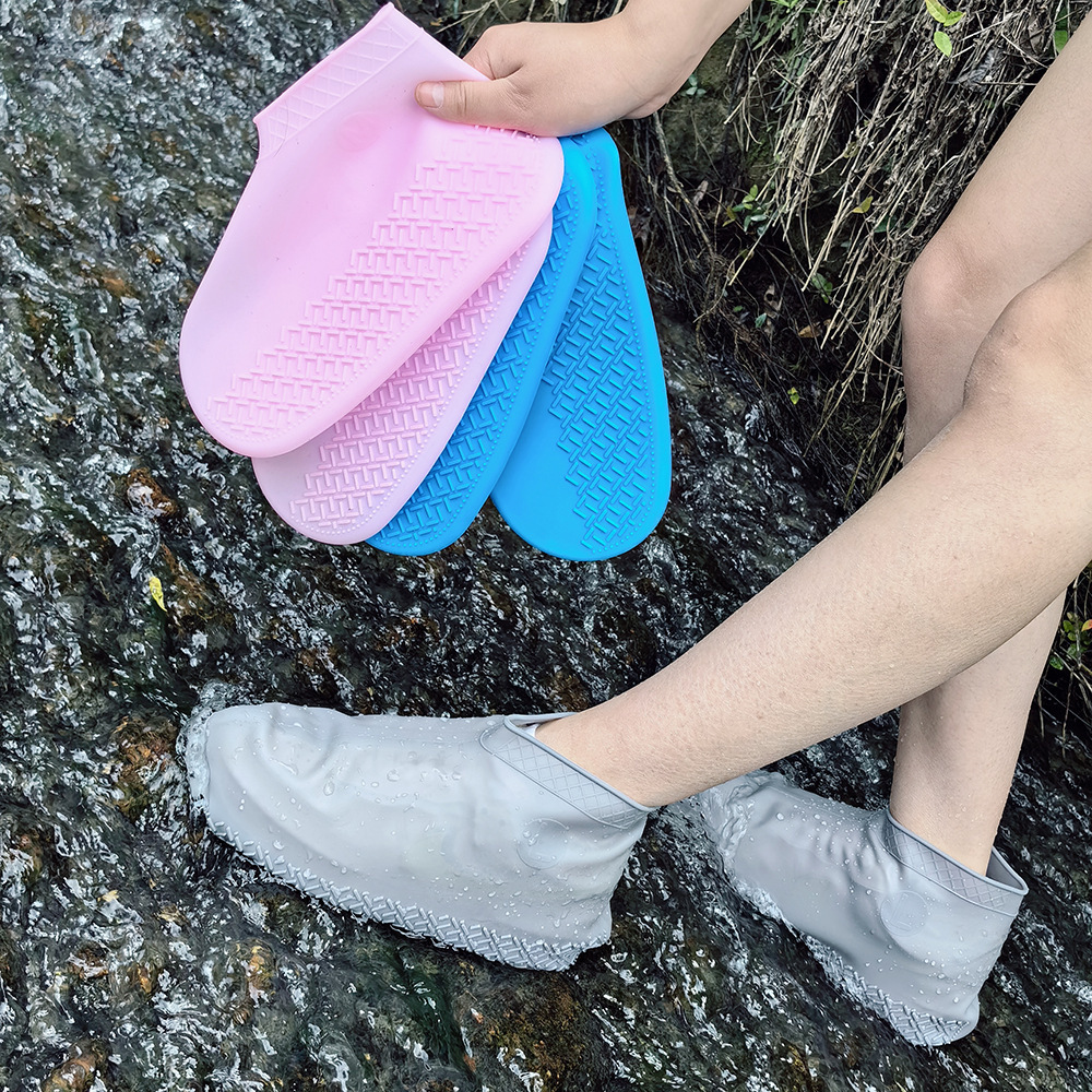 大号中号小号硅胶鞋套户外防水雨鞋套防滑耐磨成人儿童便携式雨靴