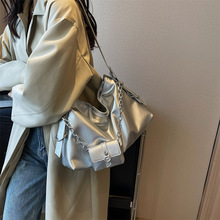 小眾設計軟皮包包2023新款女包水桶包手拎鏈條通勤時尚單肩托特包