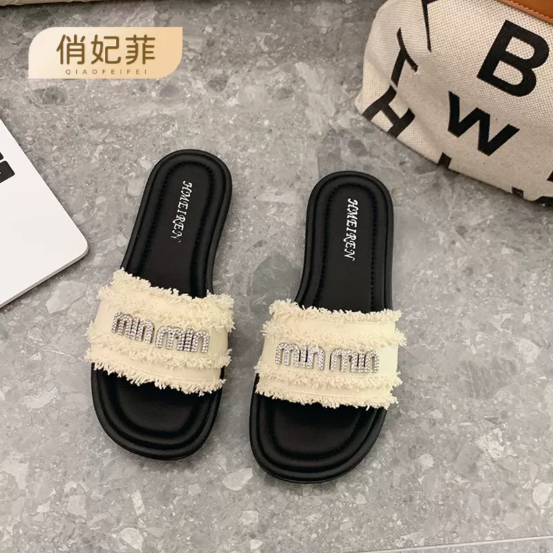 法式小香风拖鞋女夏外穿2024年新款网红时尚水钻一字平底沙滩凉拖