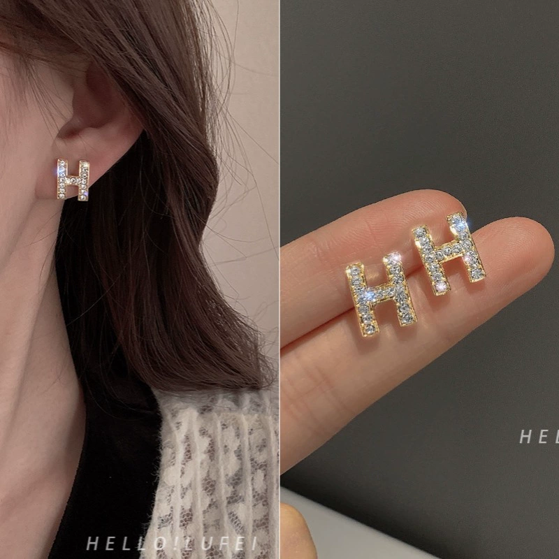 Серьги, серебряный штифт, в стиле Шанель, серебро 925, легкая роскошь, высокое качество