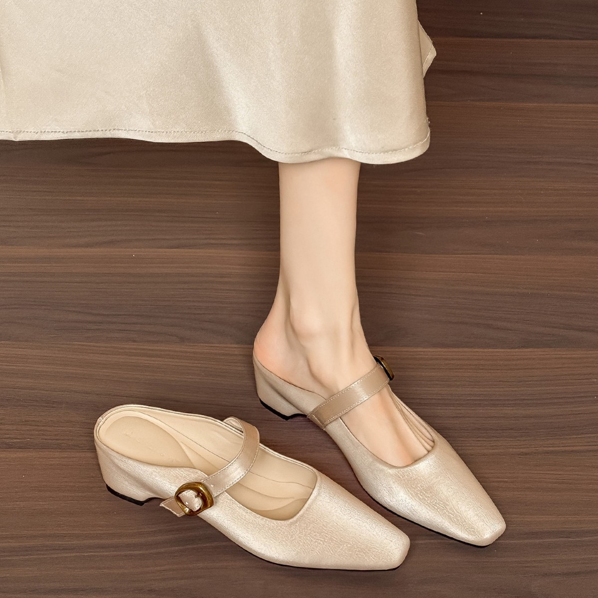 5cm Height-Increasing Old Money Style Slip-On Soft-Soled Mule Sandals for Women, Square Toe with Metal Strap, Closed-Toe Slippers, New Summer Model