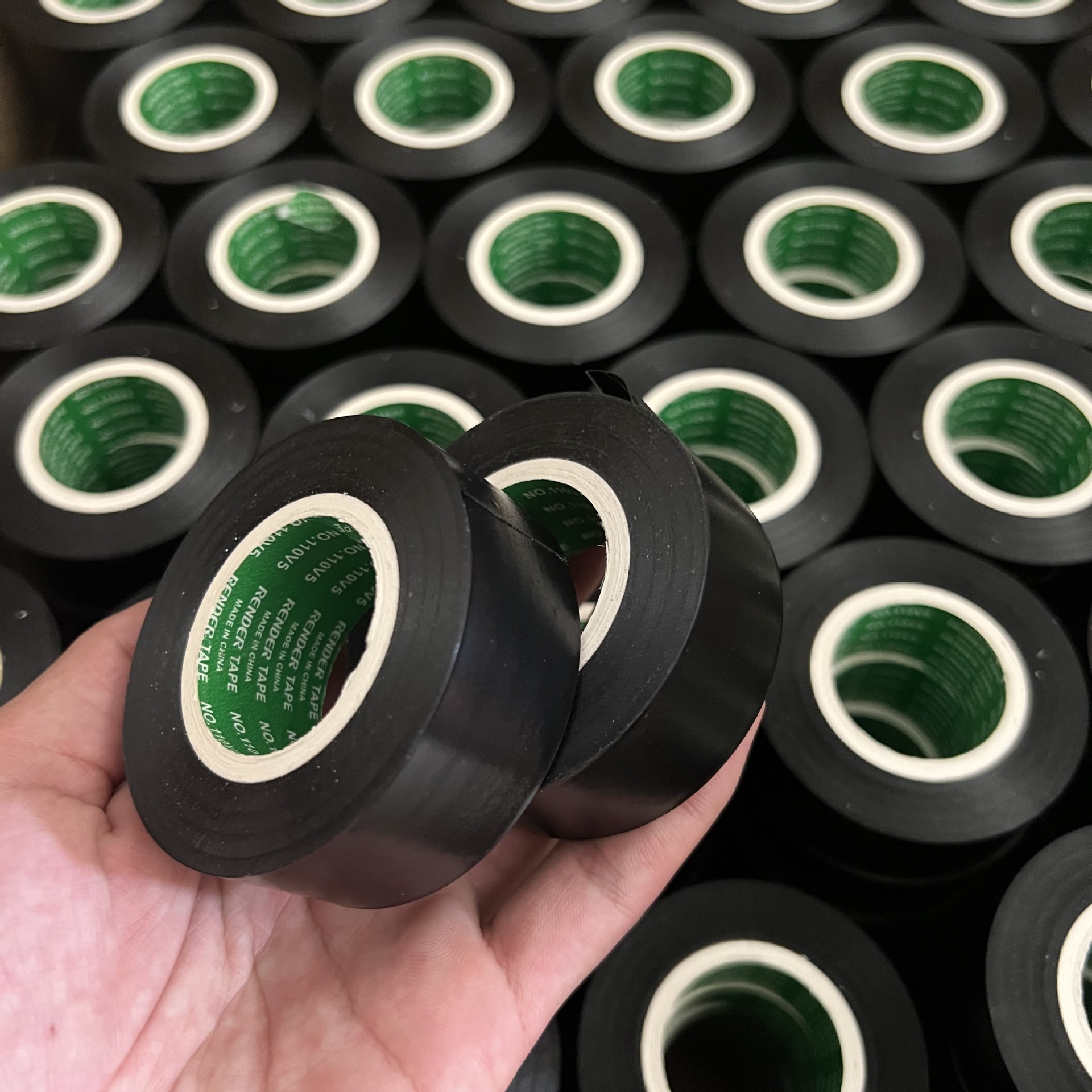 电工胶带PVC绝缘胶布阻燃胶布汽车线薄粘黑色胶带