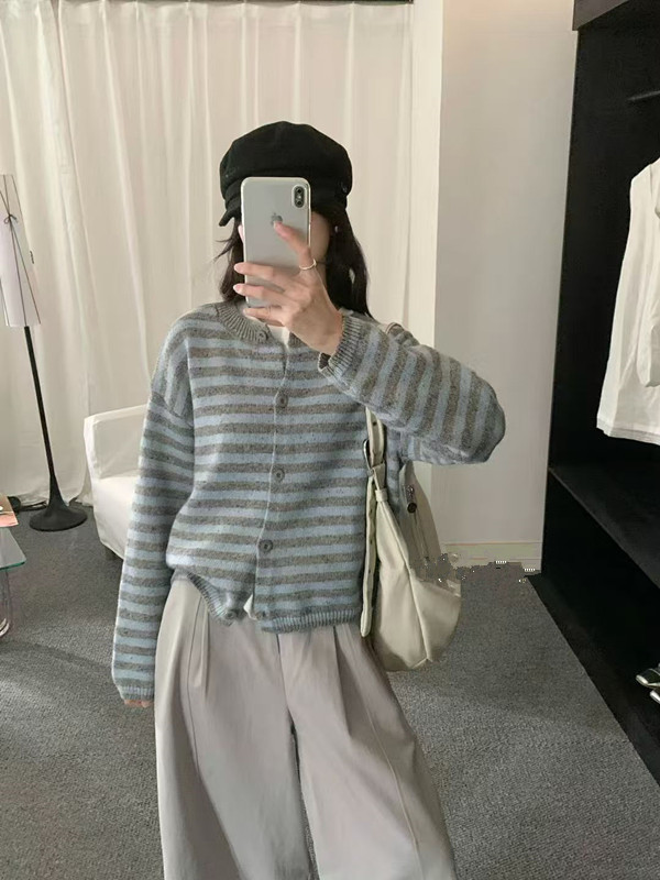 新品毛衣外套秋冬韩版经典女装高级感宽松撞色翻领条纹针织开衫|undefined