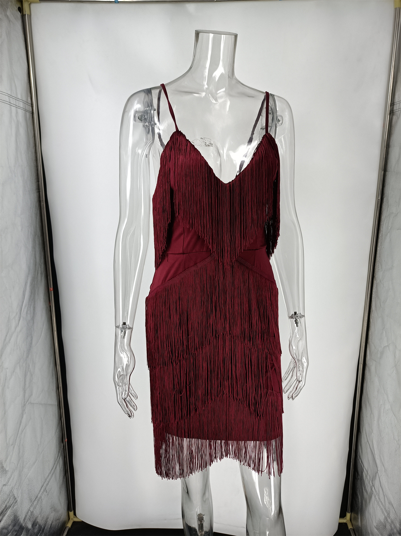 Vestito scollo a v allacciato al collo con frange stile sexy donna_voghion.com