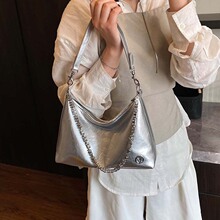 高级感时尚潮流休闲包包女2025新款通勤小众女士单肩斜挎包小方包