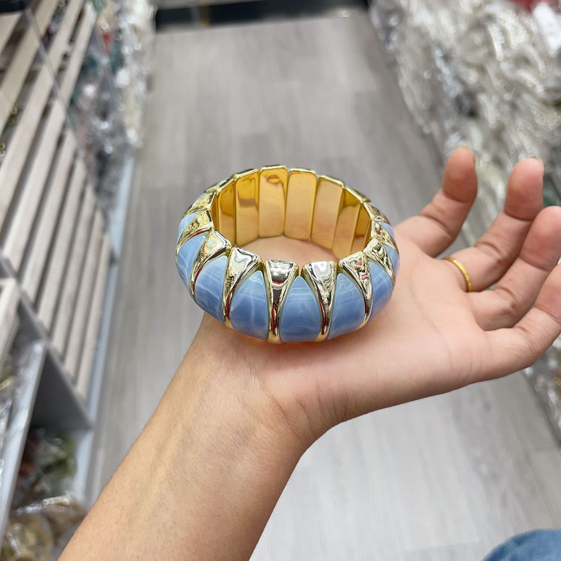 67g Weight Bangle Classification Arylic Chain Material 1 Piece Quantity Holiday, Street Occasion Acrylic Material Geometric Pattern All Seasons Season Women's Gender Retro, Exaggerated Style Retro Exaggerated Geometric Acrylic Bangles Wholesale 7
