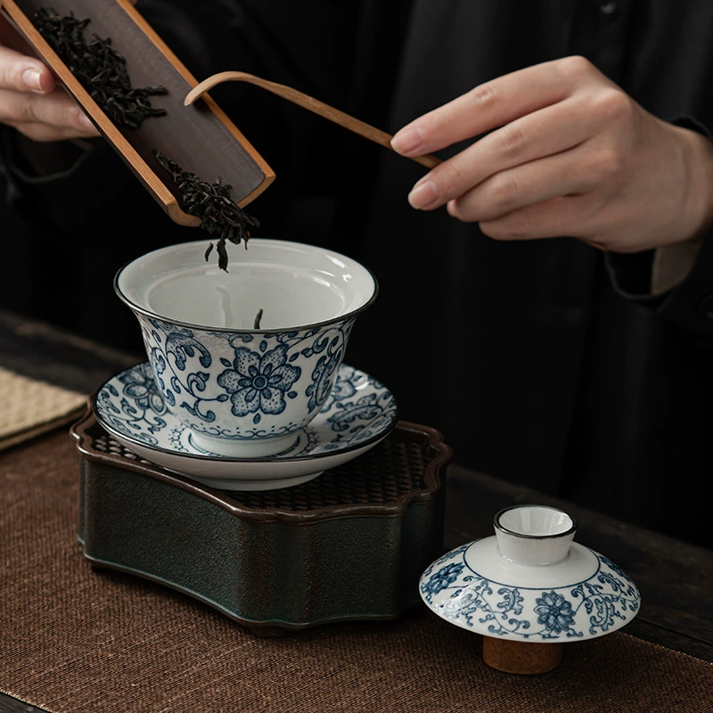 Blue and white retro classic ceramic big tea cup for home use