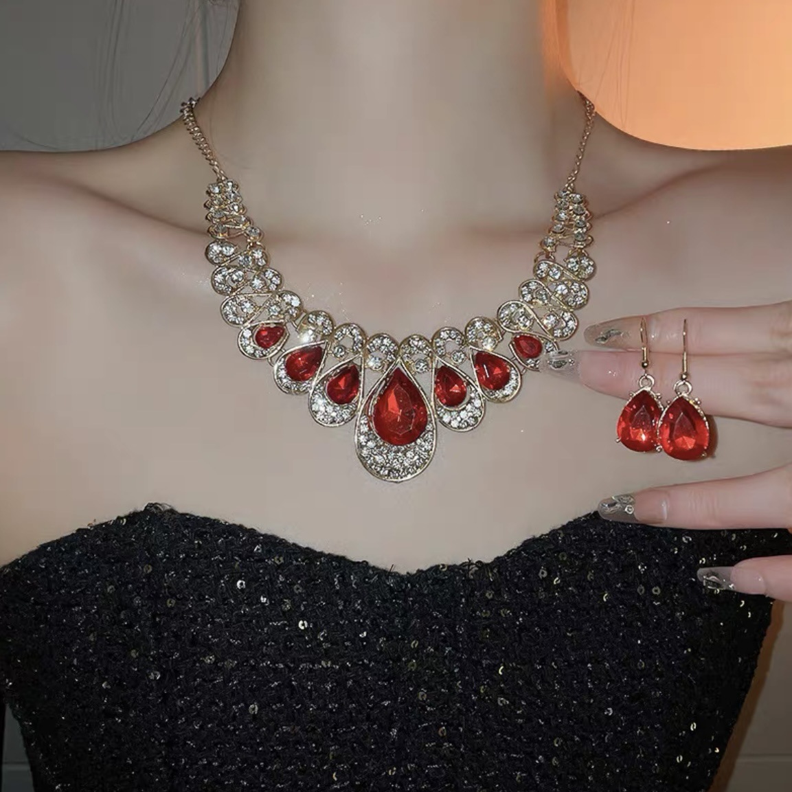 Joyería transfronteriza explosión Amazon venta caliente gran collar de gemas conjunto de pendientes de orejas Europa y América temperamento exagerado de moda diamantes flash image 1