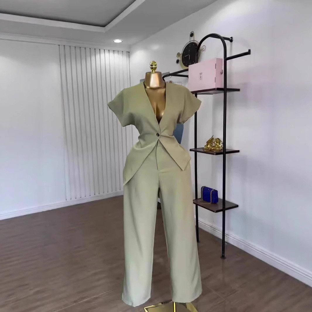 Summer Women's Solid Color Short Sleeve Top And Straight Leg Pants Set_voghion.com