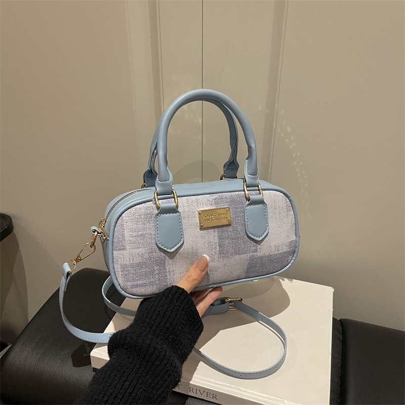 Women's small handbag 2026 spring new model, light luxury niche handbag, high-end shoulder bag, versatile commuter crossbody bag Women's small handbag 2026 spring new model, light luxury niche handbag, high-end shoulder bag, versatile commuter crossbody bag