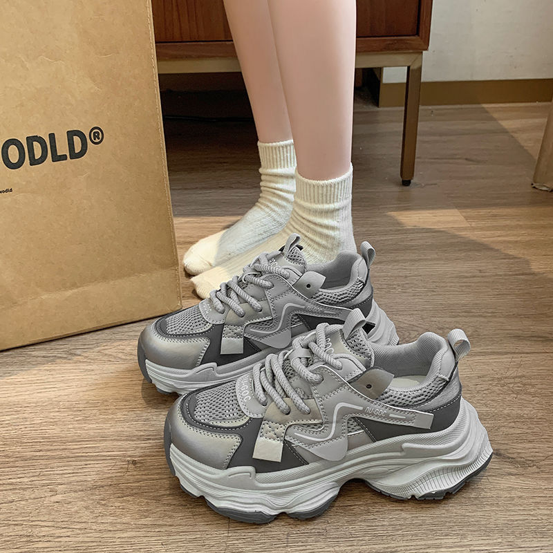 2024 zapatos de padre para mujeres de mujer versátil para mujeres ligero transpirable suave anti-redderrapante de malla de cabeza ultraligera nuevo chino