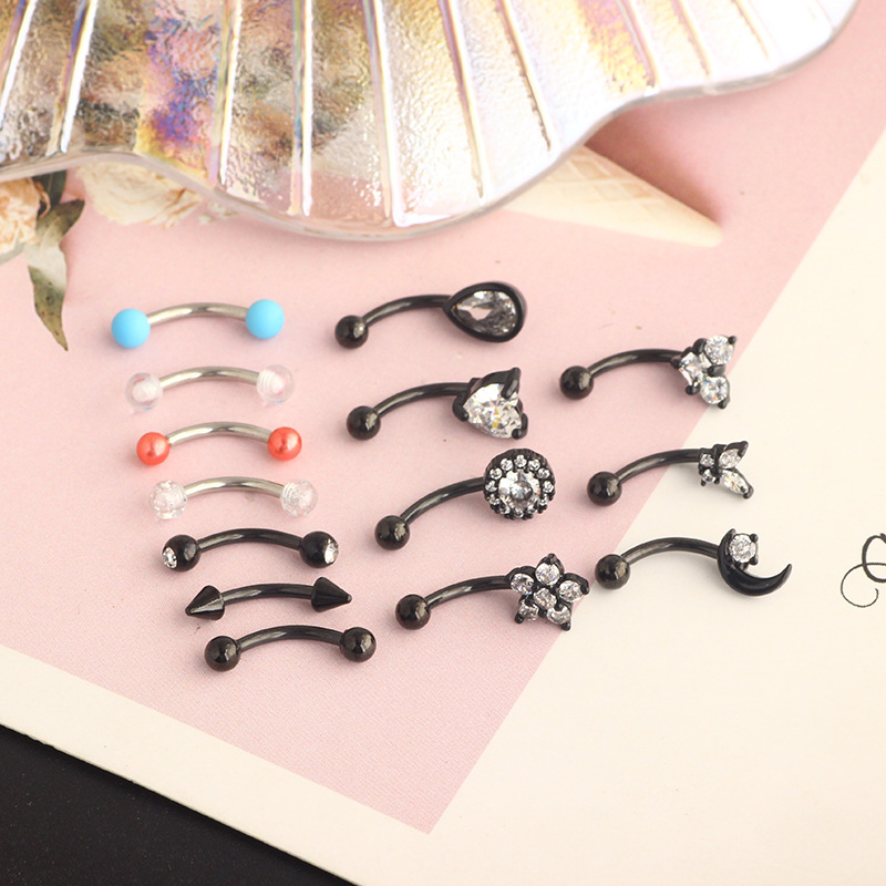 16G labret stud size and finish detail