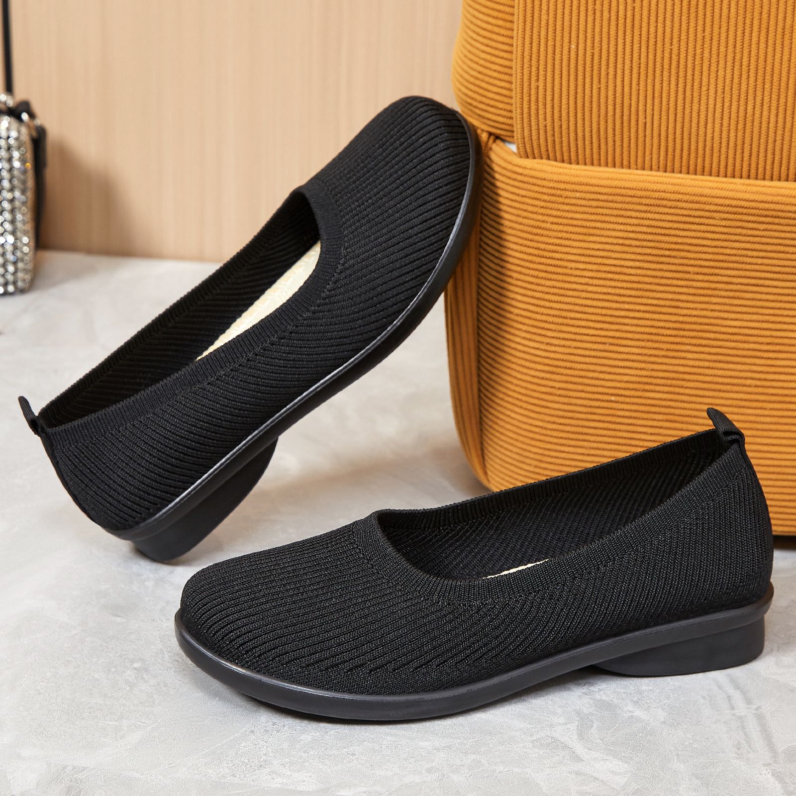 Zapatos de mujer de verano nuevos zapatos de tela viejos de Beijing zapatos de mujer transfronterizos zapatos de mujer cómodos y transpirables