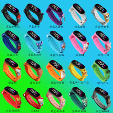 新款卡通动漫LED公仔手表 可爱户外防水运动电子手表现货批发