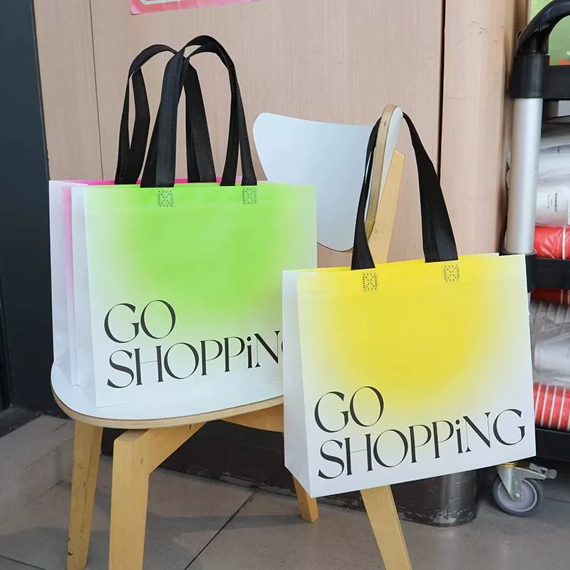 Ламинированная женская сумка из нетканого материала с логотипом для покупок