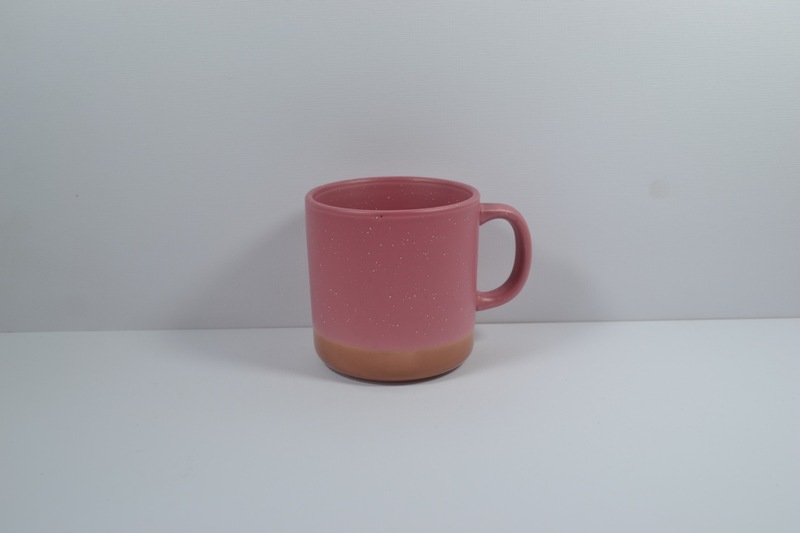 つや消しの2色は陶磁器の杯をつづり合わせてマグカップを噴き出します。|undefined