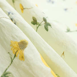 田园风清新浅绿色碎花花朵印花天丝麻布料春夏吊带连衣裙服装面料