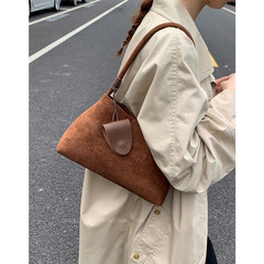 高级感小众复古腋下包包女2025新款秋冬单肩包休闲百搭通勤手提包