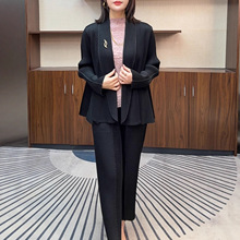三宅褶皱春秋新款时尚气质高级感显瘦西装外套+休闲阔腿裤套装女