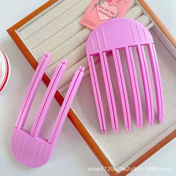 Three-tooth comb + six-tooth comb