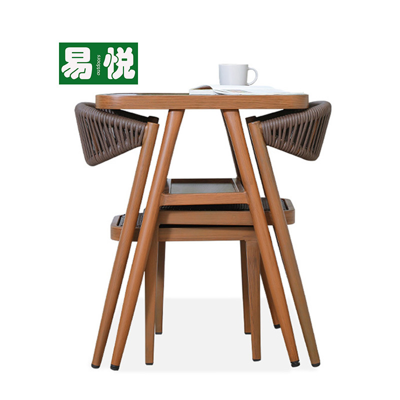 Mesa y silla de balcón, silla de caña casual, combinación de tres piezas, combinación de mesas de té y sillas domésticas de lectura popular en línea de pequeña casa