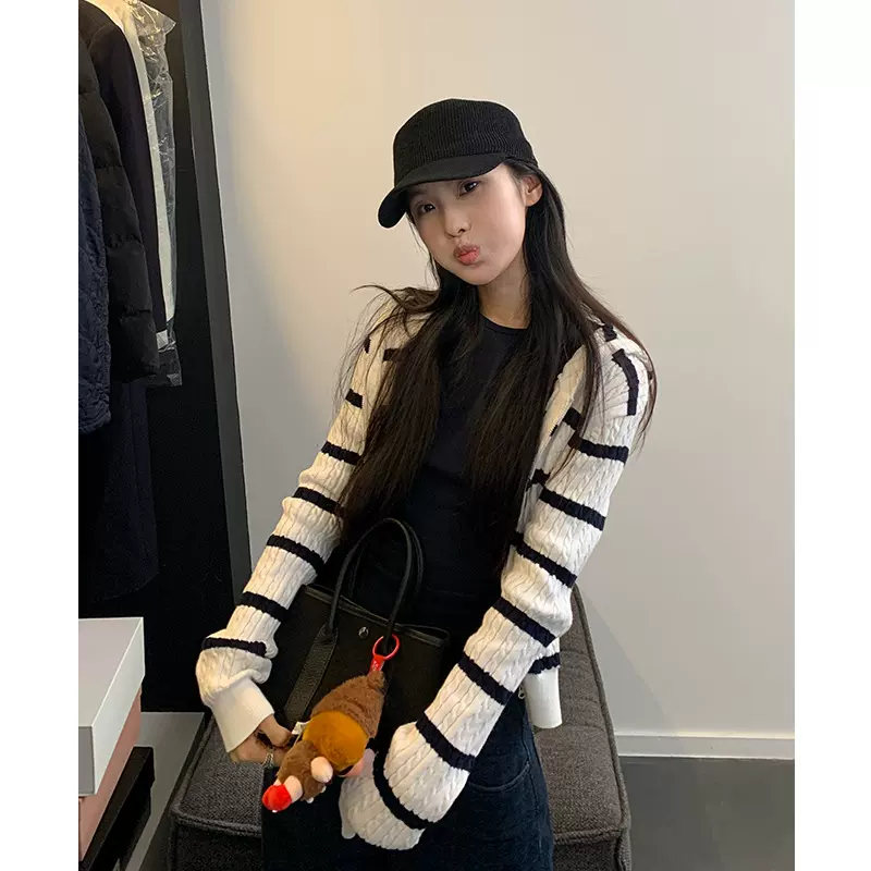 楠涛复古连帽针织开衫女秋季氛围感减龄显瘦穿搭条纹毛衣上衣外套