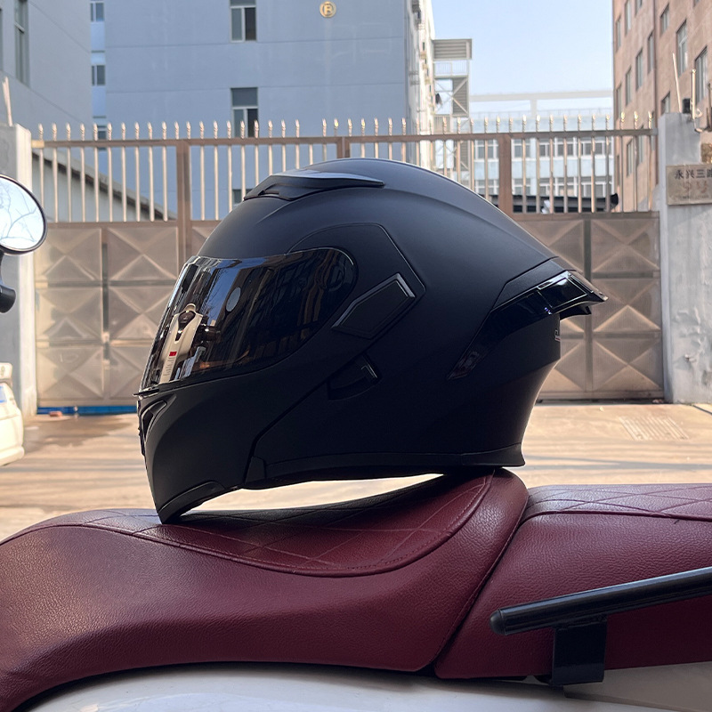 Cuatro estaciones coche eléctrico casco de seguridad cola grande superficie expuesta Jiekai 3C certificado casco de la motocicleta casco completo de la motocicleta de los hombres personalidad
