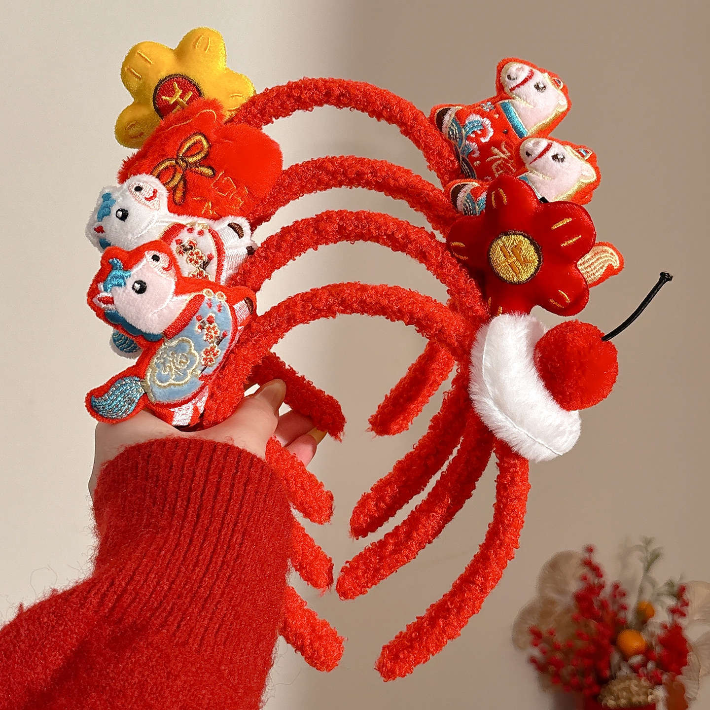 Año Nuevo Festival de Primavera Caballo Fuma Caballo Zodiaco Bandera de cabeza festiva roja pinza de cabello 2026 decoración del día de Año Nuevo