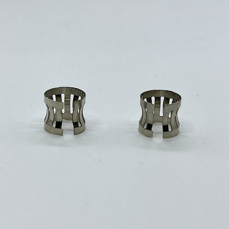 クラウンスプリングハードウェアスタンピング部品ステンレス鋼スタンピング部品小型接触スプリング部品曲げ部品メーカー卸売|undefined