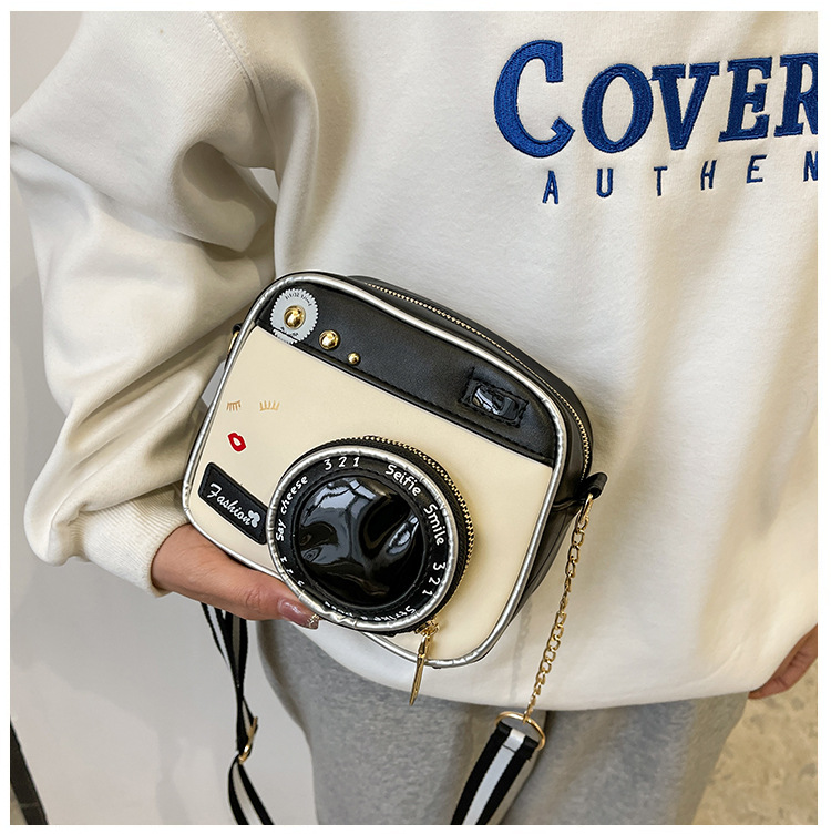 Women's Small Polyester Leather Camera Streetwear Square Zipper Crossbody Bag display picture 2