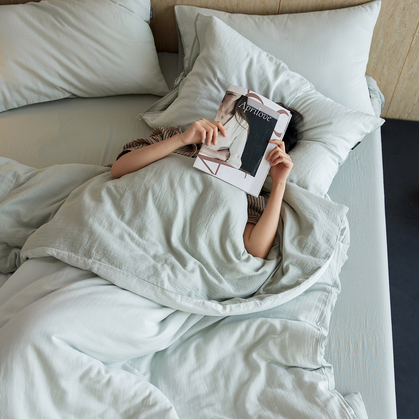 Pure Cotton Four Piece Bed Sheet Set With Tie Back Style_voghion.com
