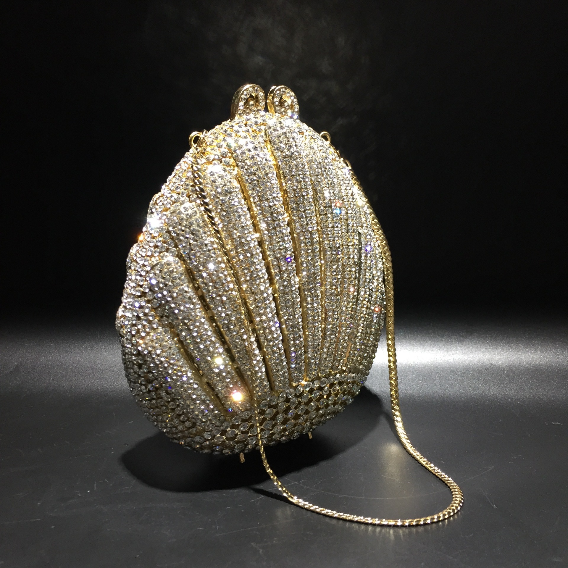 * Transfronterizo hueco metal cristal paquete de cena Aliexpress paquete de diamantes en forma de concha de mano paquete de diamantes duro
