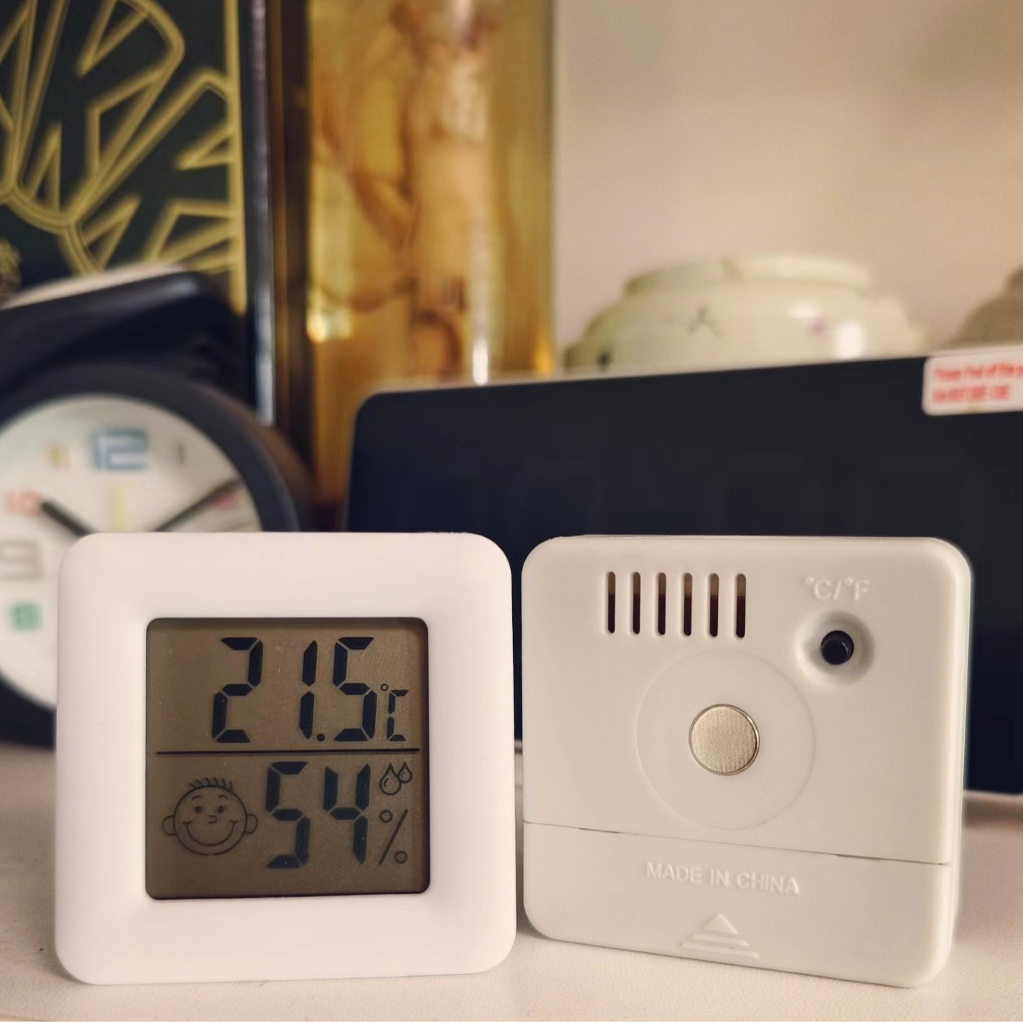 新款电子数字屋内湿度计家用精度温度计迷你款可立可贴墙厂家直供