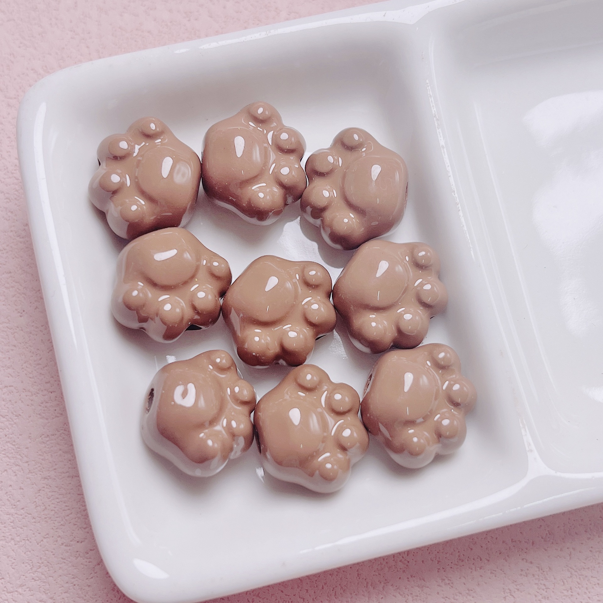 Acrílico lindo pintura garra de gato a través del agujero cuentas sueltas bricolaje hecho a mano cadena de teléfono móvil material de llavero accesorios de joyería