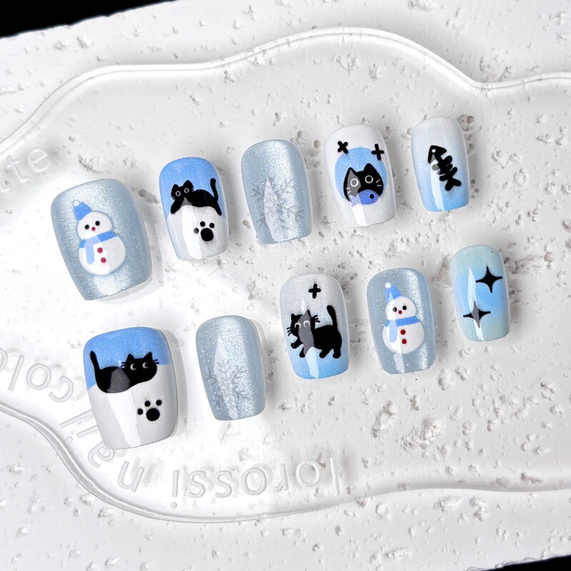 Winter Kitten Super Nice Cat Eye Blue Wearable Nails Super Short Ladder Snowman Childlike Cute Nail Art Patch Ins