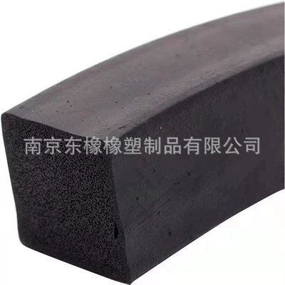 black rectangular rubber block, Avtomobil səs izolyasiya zolaqları