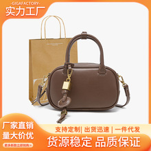 跨境风潮批发2025秋新款女包深棕黄色缉线装饰迷你手提斜挎小方包
