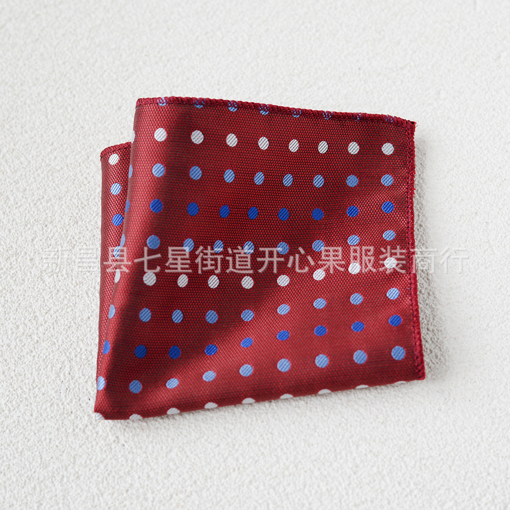 Traje de hombre pequeña bufanda cuadrada fábrica al por mayor moda poliéster accesorios de moda Vintage bordado patrón Toalla de bolsillo ropa de hombre
