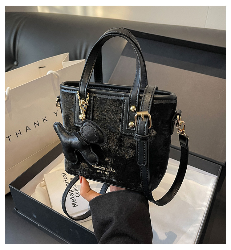 2024 New Popular Small Bag This Year Women's Fashion Versatile One Shoulder Crossbody Bag Retro Small Handheld Bucket Bag_voghion.com
