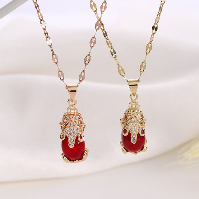 Collana con ciondolo pixiu per donna in acciaio titanio versatile_voghion.com