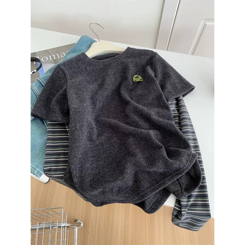 Outlet~ Clearance Bargain Fake Two-Piece Striped Long Sleeve T-Shirt for Women, Spring and Autumn, Loose Fit, Slimming, Tummy-Covering Top Outlet~ Clearance Bargain Fake Two-Piece Striped Long Sleeve T-Shirt for Women, Spring and Autumn, Loose Fit, Slimming, Tummy-Covering Top