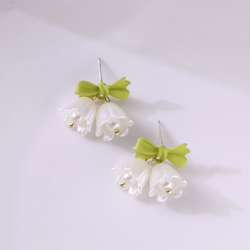 Aguja de plata de moda alta sensación de diamante de goteo de aceite pendientes nicho universal elegante pernos de orejas ligero lujoso temperamento simple orejas para mujeres