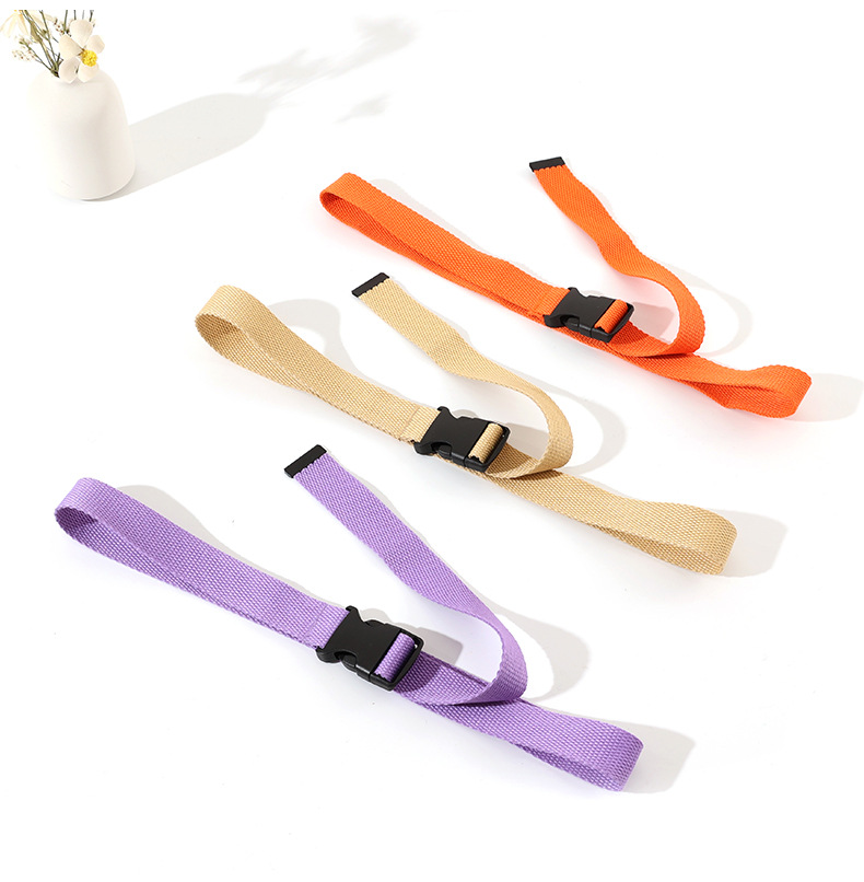 Plastic universal children's belt