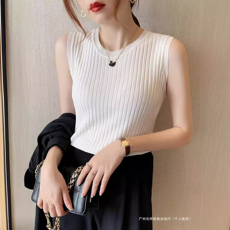 Women's Slim-Fit Sleeveless Knitted Camisole Tank Top with 3D Decoration for Summer Outerwear Women's Slim-Fit Sleeveless Knitted Camisole Tank Top with 3D Decoration for Summer Outerwear