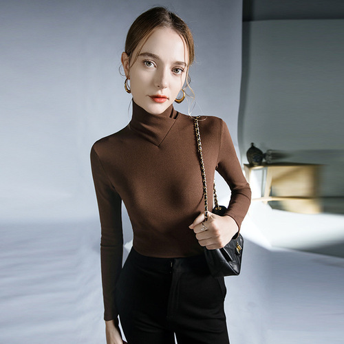 Autumn and winter ribbed teddy fleece fabric with a stylish design—stand-up collar, long sleeves, slim-fit base layer, perfect for pairing with trendy outerwear.