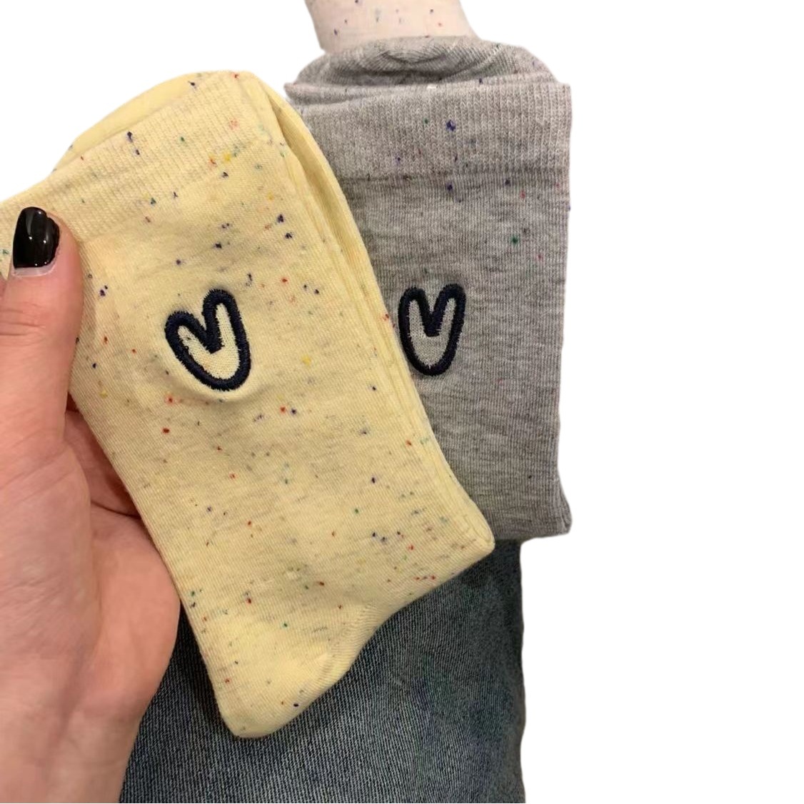 Verano nuevo estilo punto hilo amor Calcetines de la mitad de la pantorrilla de las mujeres ins moda todo-fósforo lindo dibujos animados calcetines de moda calcetines de pila de las mujeres