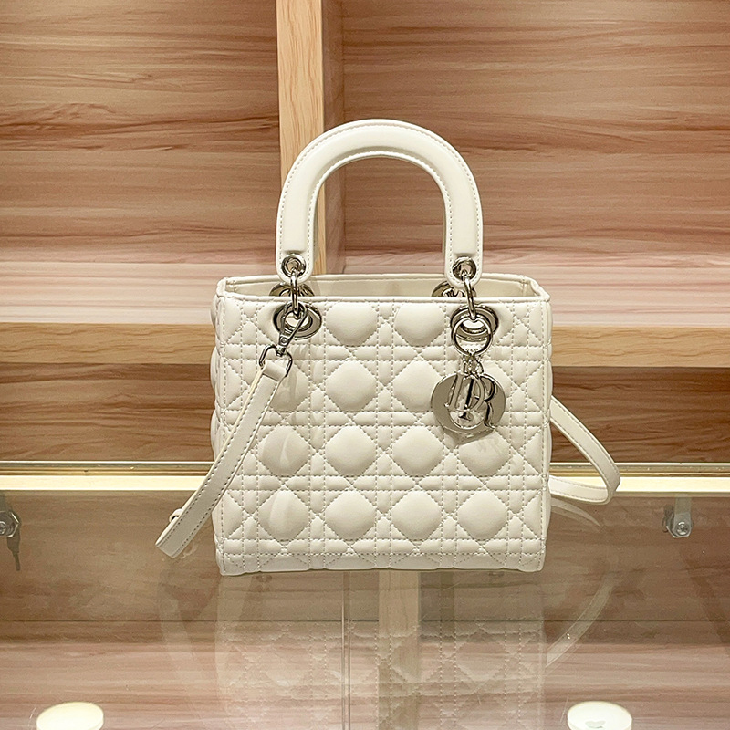 Nuevo bolso Dai Fei transfronterizo 2025 verano súper fuego ligero lujo nicho de alta gama sentido bolso cuadrado pequeño rombo de moda