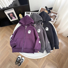 童装休闲潮牌25冬季新款儿童加绒拼色拉链衫连帽外套印花女男女童